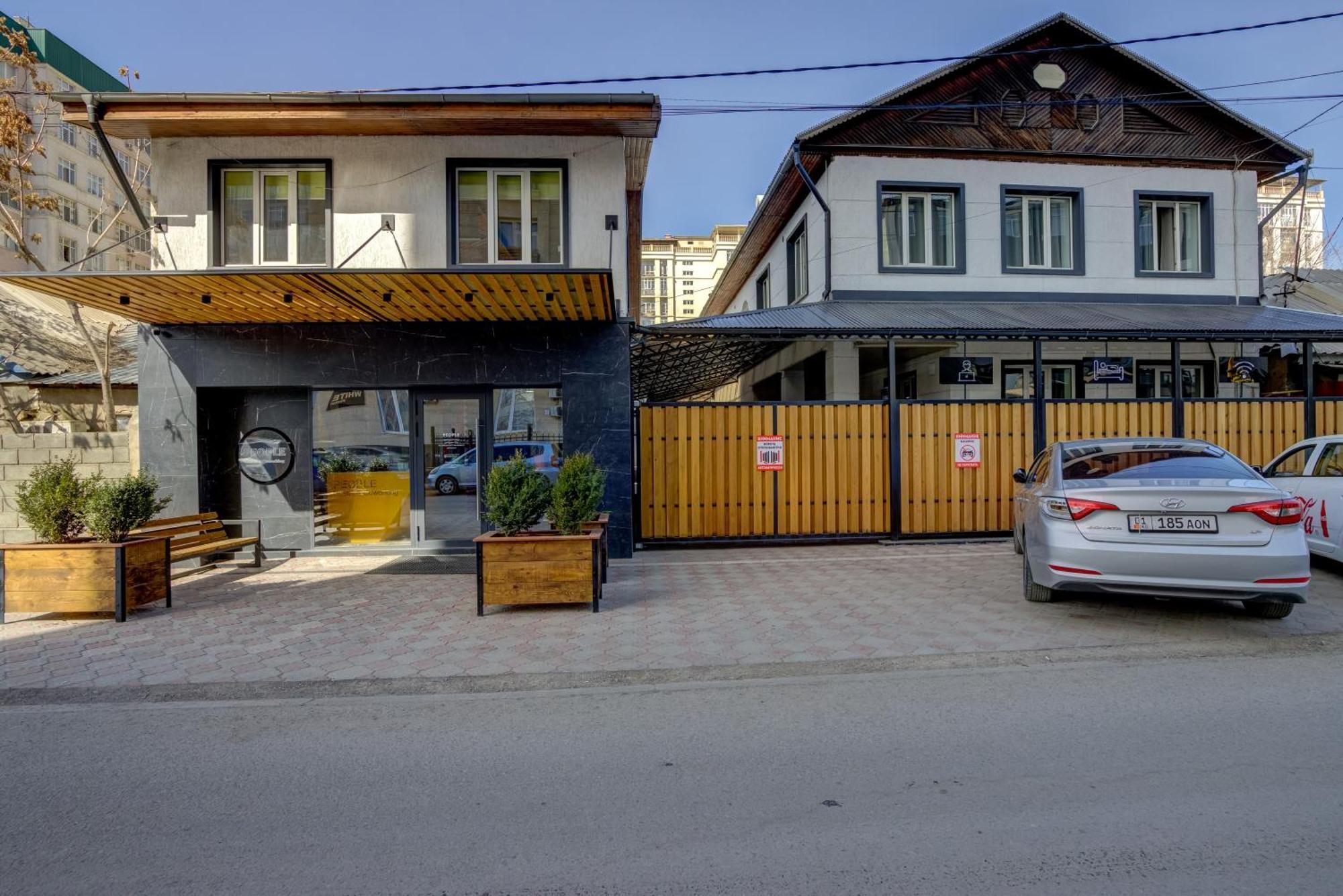 People Hostel & Coworking Bishkek Exterior foto