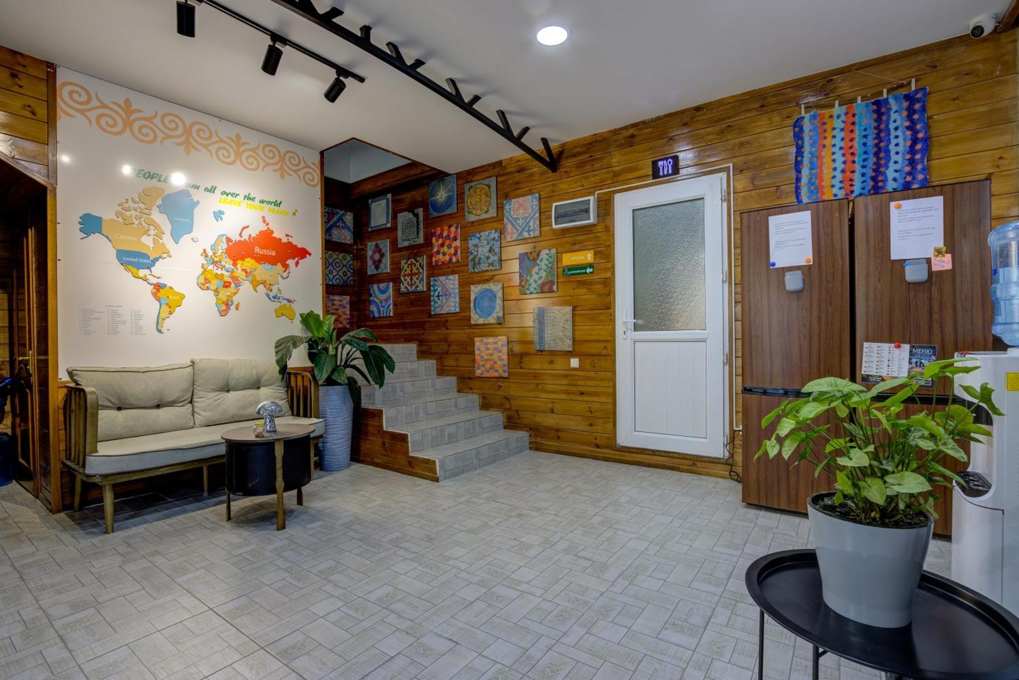 People Hostel & Coworking Bishkek Exterior foto